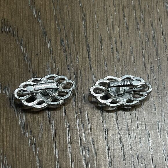 Vintage Oval Clip On Earrings Silver Tone Black Stone French Clip Estate Jewelry - Picture 2 of 5